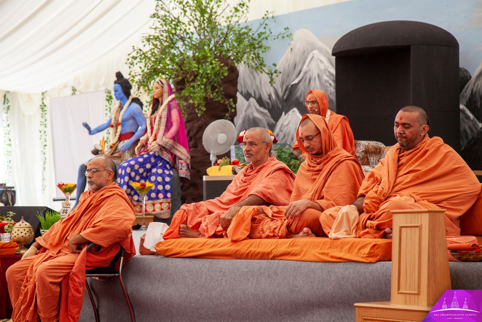 ©1987-2017 SKS Swaminarayan Temple East London